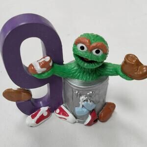 Vintage Oscar the Grouch PVC Figure Applause Sesame Street Number 9 Cake Topper